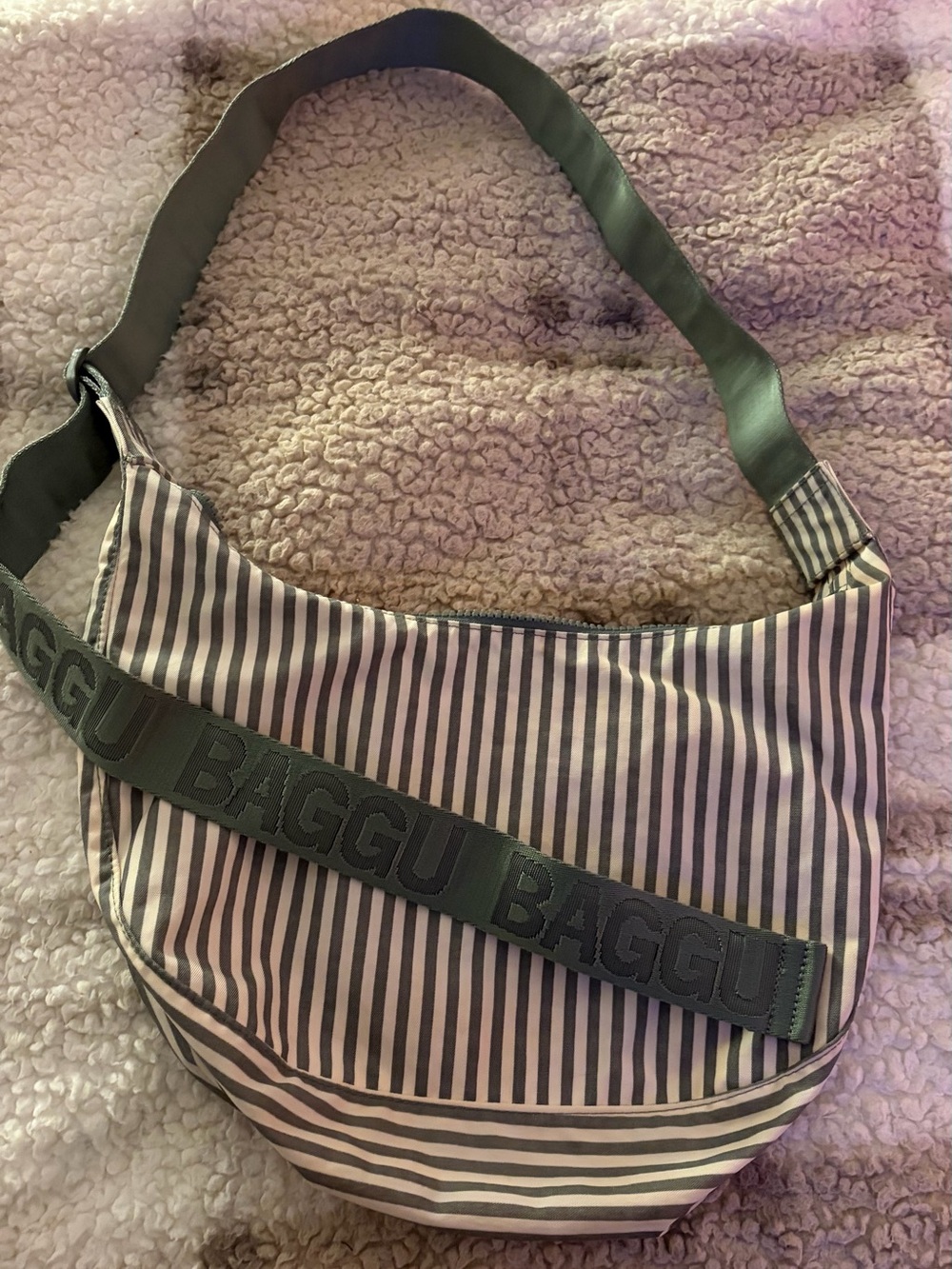 BAGGU Striped Crescent bag